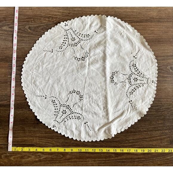 Antique Table Place Setting Doily White Cotton Cutwork Embroidery Scalloped Edge - Picture 1 of 9